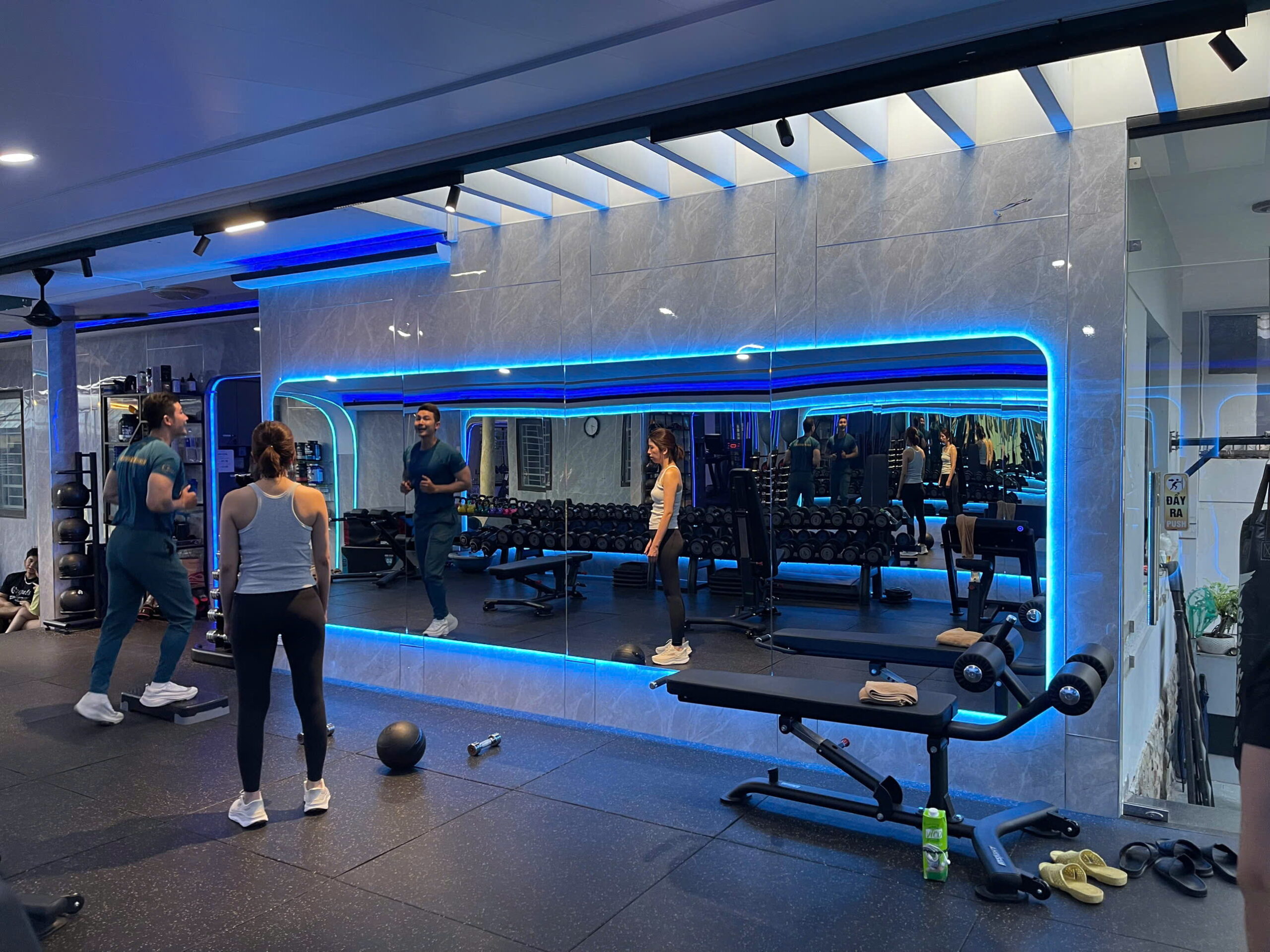 gương phòng tập gym - yoga